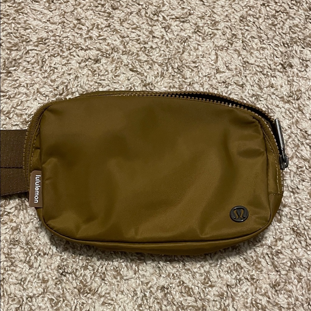 Lululemon Athletica Everywhere Belt Bag